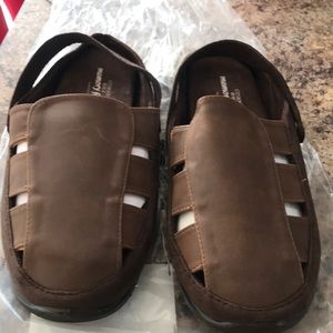 Mens closed toe sandal
